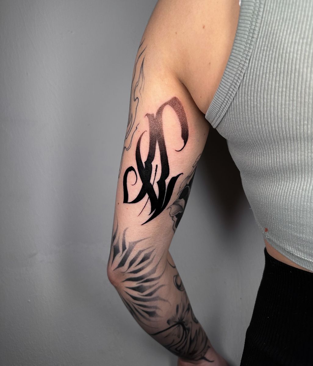 letter a smoothly dissolving into dots . . . . . . . . . #tattoodüsseldorf #düsseldorf #essen #tattooessen #tattooduisbu