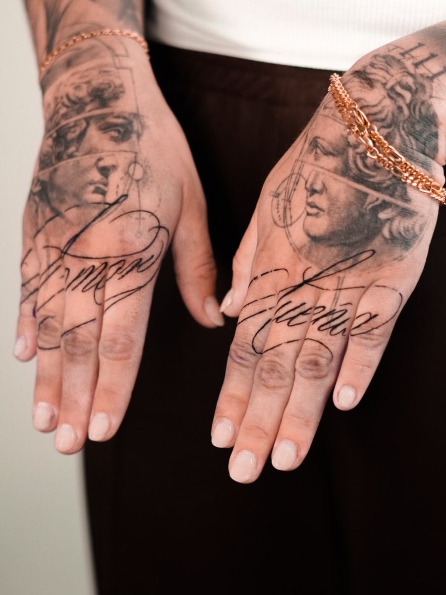 Heute gab es ein spannendes Fingerprojekt  Hier sind 9 Eindrücke aus diesem Tag in Düsseldorf. 📸 . . . . #tattoodüsseldo